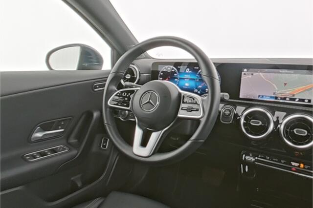 Mercedes-Benz A-Klasse 250 e Plug-In Hybride | Ledkoplampen | Stoelverwarming | Cruise control | Achteruitrijcamera | Inclusief 24 maanden MB Certified garantie voo