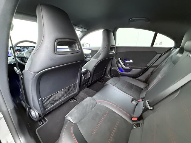 Mercedes-Benz CLA-Klasse 250e AMG // SoH 92,2% // Keyless Entry // Sfeerverlichting // Camera // 19 AMG Velgen // Apple Carplay // Android Auto // Privacy Glas