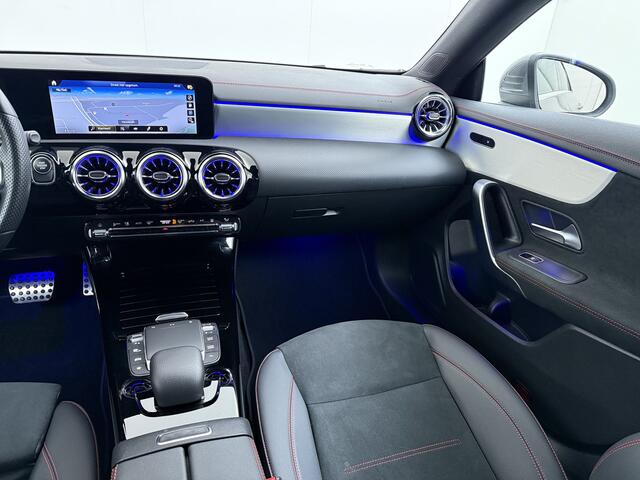 Mercedes-Benz CLA-Klasse 250e AMG // SoH 92,2% // Keyless Entry // Sfeerverlichting // Camera // 19 AMG Velgen // Apple Carplay // Android Auto // Privacy Glas