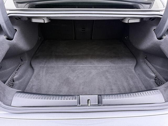 Mercedes-Benz CLA-Klasse 250e AMG // SoH 92,2% // Keyless Entry // Sfeerverlichting // Camera // 19 AMG Velgen // Apple Carplay // Android Auto // Privacy Glas