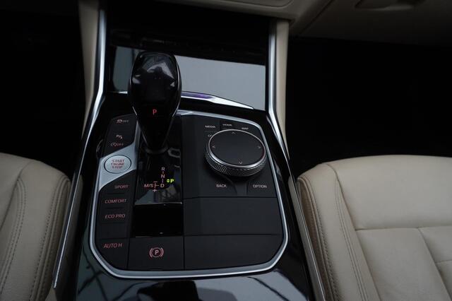 BMW 3-Serie 318i High Executive+Vitrual+Volleder+Stoel-verw+laser-LED+elek-trekhaak+Privacy-Glass= ORIG/NL