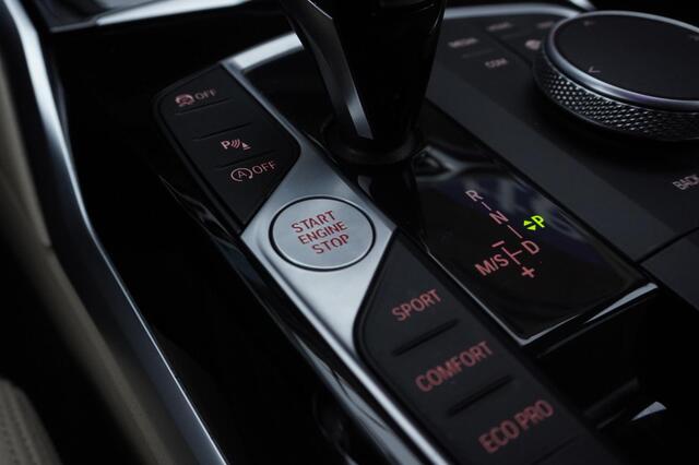 BMW 3-Serie 318i High Executive+Vitrual+Volleder+Stoel-verw+laser-LED+elek-trekhaak+Privacy-Glass= ORIG/NL