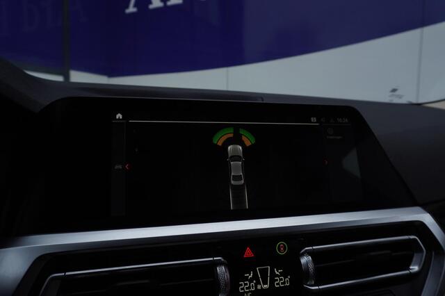 BMW 3-Serie 318i High Executive+Vitrual+Volleder+Stoel-verw+laser-LED+elek-trekhaak+Privacy-Glass= ORIG/NL