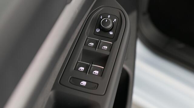 Volkswagen Golf 1.5 eHybrid 204pk Life Edition DSG / Navigatie / Stoel+Stuurverwarming / Camera