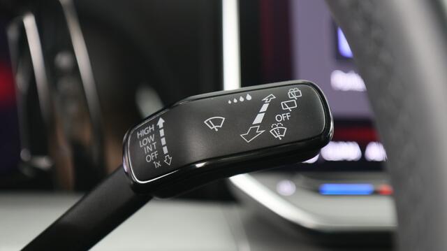 Volkswagen Golf 1.5 eHybrid 204pk Life Edition DSG / Navigatie / Stoel+Stuurverwarming / Camera