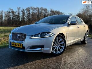 JAGUAR XF 2.2D Automaat / 1e Eigenaar / Unieke staat! / Leder / Camera / Navi / Key-Less / Clima / Xenon / 18