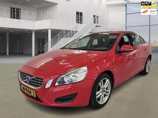 VOLVO S60 1.6 DRIVe Kinetic / AUTO RIJD PRIMA / NL PRIJS 4500