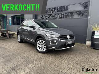 VOLKSWAGEN T-Roc 1.5 TSI Sport Airco/ Adaptieve Cruise Control/ Elektrisch Glazen Panorama-Dak/ Volledig Digitaal Instrumentenpaneel!