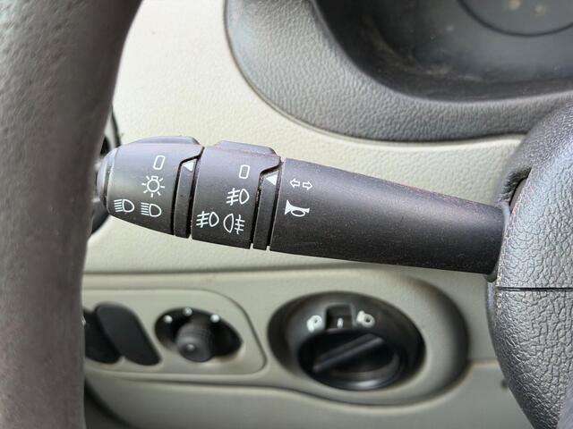 Renault Kangoo 1.4 Privil�ge Elek ramen apk 9-26