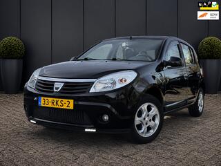 DACIA SANDERO 1.2 Laur�ate AIRCO EL.RAMEN STUURBEKR. APK 01-2027 BOEKJES