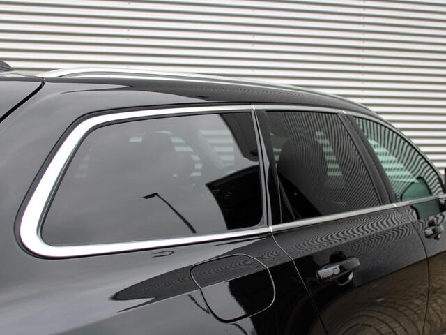 Volvo V90 T6 Recharge AWD Core Bright Trekhaak / Automaat / 360 camera / Privacy glas / Adaptive cruise control / Leder interieur / Google Maps navi