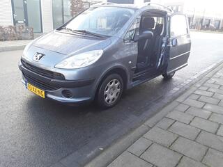Peugeot 1007