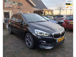 BMW 2-SERIE Active Tourer 218i Executive Edition M-pakket. Dealer onderhouden! O.a. pano, nav, camera, stoelverw, leder, etc!