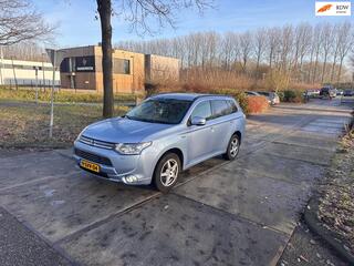 MITSUBISHI OUTLANDER 2.0 PHEV Instyle Navi.Clima.Camera