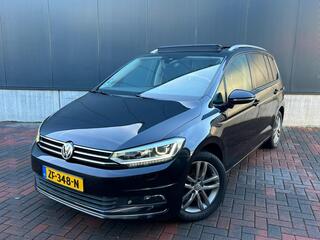 VOLKSWAGEN TOURAN 1.4 TSI Highline Business R * Aut * Pano * Led * Climate * Goed Onderhouden *
