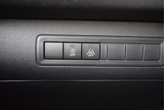 Peugeot 308 1.2 GT 130PK | Black Pack | NL-Auto | Automaat | Panoramadak | Leder