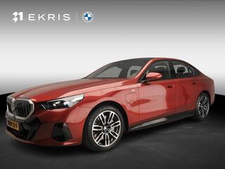 BMW 5-SERIE Sedan 550e xDrive | M-Sportpakket | LED | Leder | Navigatie | Panoramadak | Sportstoelen | DAB | Harman-kardon sound | Alu 19 inch