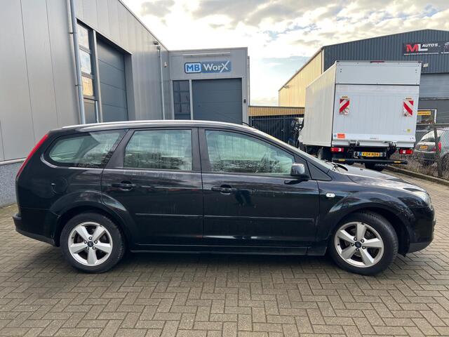 Ford Focus Wagon 1.8-16V Ambiente Flexifuel Luxe opties