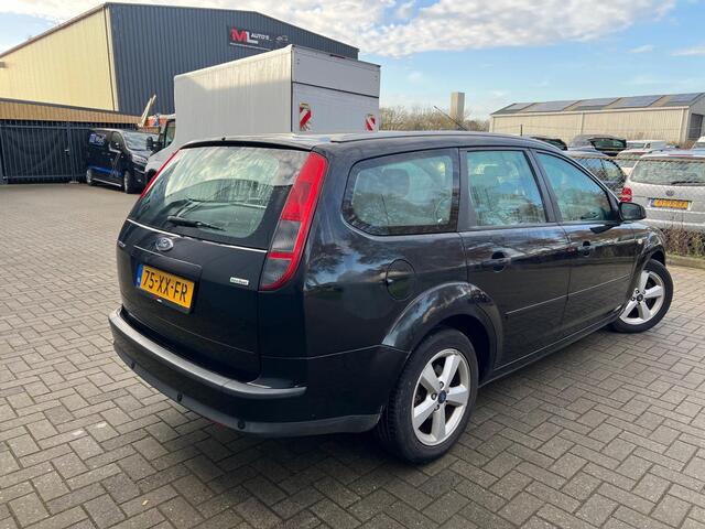 Ford Focus Wagon 1.8-16V Ambiente Flexifuel Luxe opties