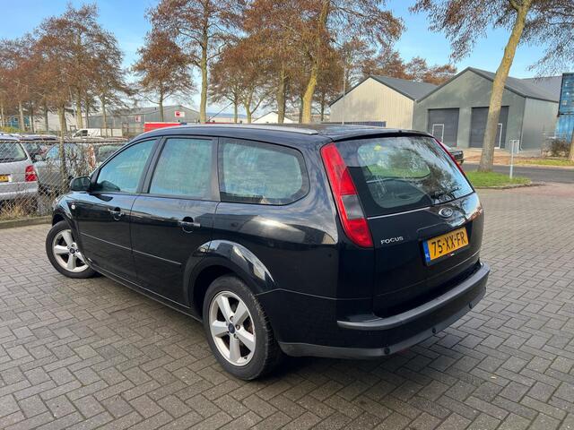 Ford Focus Wagon 1.8-16V Ambiente Flexifuel Luxe opties
