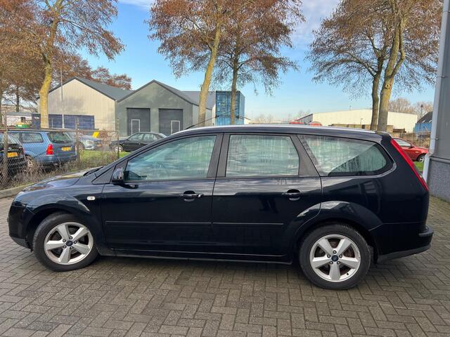 Ford Focus Wagon 1.8-16V Ambiente Flexifuel Luxe opties
