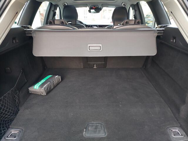 Volvo XC60 2.0 Recharge T6 AWD Panorma Dak Apple carplay Leer Navi Trekhaak Keyless Telefoon Led lampen 18inch Achteruitrij camera