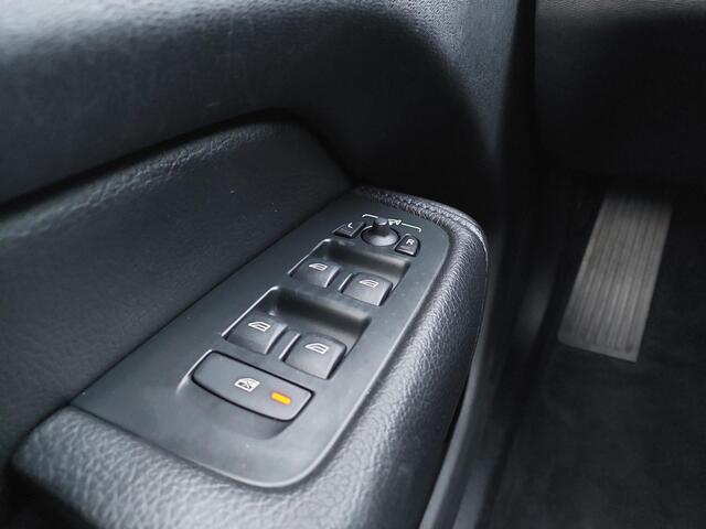 Volvo XC60 2.0 Recharge T6 AWD Panorma Dak Apple carplay Leer Navi Trekhaak Keyless Telefoon Led lampen 18inch Achteruitrij camera