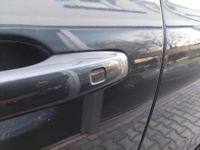 Volvo XC60 2.0 Recharge T6 AWD Panorma Dak Apple carplay Leer Navi Trekhaak Keyless Telefoon Led lampen 18inch Achteruitrij camera