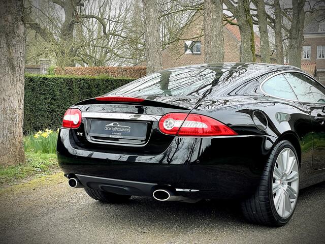 Jaguar XK 5.0 V8 Coup� / FULL SERVICE FILE / XK SPECIALIST