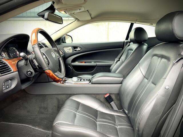 Jaguar XK 5.0 V8 Coup� / FULL SERVICE FILE / XK SPECIALIST