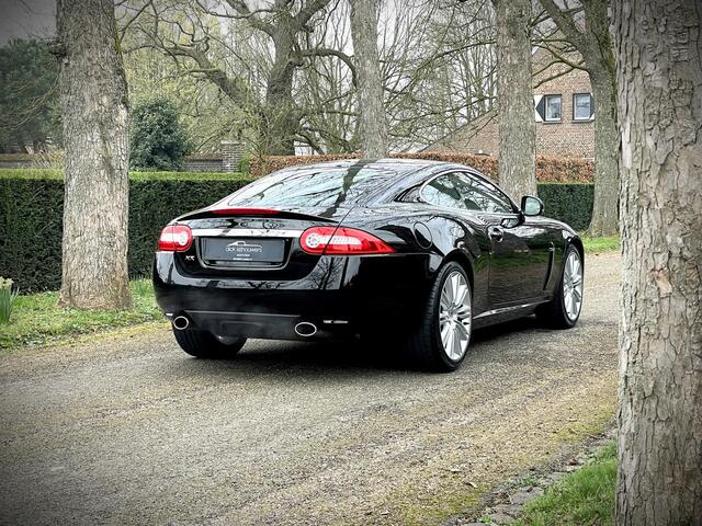 Jaguar XK 5.0 V8 Coup� / FULL SERVICE FILE / XK SPECIALIST