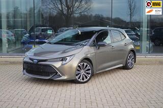 TOYOTA COROLLA 2.0 Hybrid Executive | Trekhaak | Head-up | BI-tone | Stuur- stoelverwarming