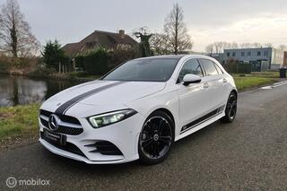 MERCEDES-BENZ A-KLASSE 200 AMG Pakket / Navi / Pano / CarPlay /