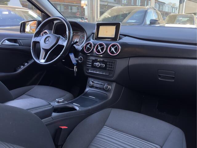 Mercedes-Benz B-Klasse 180 AUT7 AMBITION NAVI AIRCO LED 18-INCH-AMG VELGEN PDC
