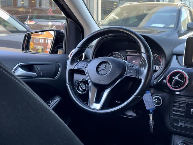 Mercedes-Benz B-Klasse 180 AUT7 AMBITION NAVI AIRCO LED 18-INCH-AMG VELGEN PDC