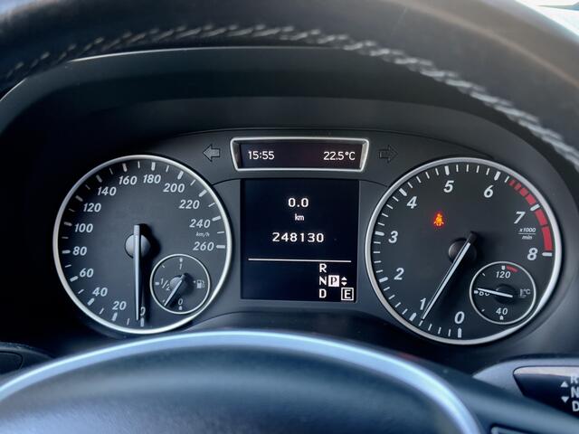 Mercedes-Benz B-Klasse 180 AUT7 AMBITION NAVI AIRCO LED 18-INCH-AMG VELGEN PDC