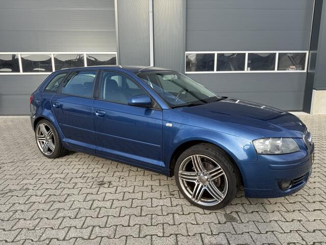 Audi A3 SPORTBACK 1.6 FSI Attraction