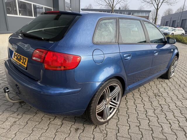 Audi A3 SPORTBACK 1.6 FSI Attraction