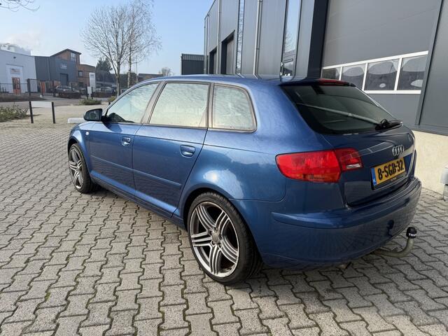 Audi A3 SPORTBACK 1.6 FSI Attraction