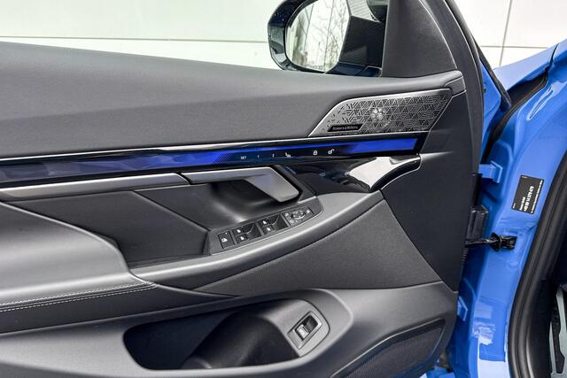 BMW M5 Touring M5 | M Carbon keramische remmen | Carbon pakket | Bowers & Wilkins | M Driver's Pack | Selections 500