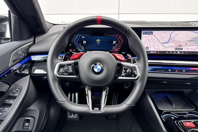 BMW M5 Touring M5 | M Carbon keramische remmen | Carbon pakket | Bowers & Wilkins | M Driver's Pack | Selections 500