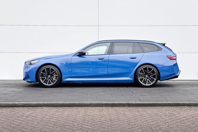 BMW M5 Touring M5 | M Carbon keramische remmen | Carbon pakket | Bowers & Wilkins | M Driver's Pack | Selections 500