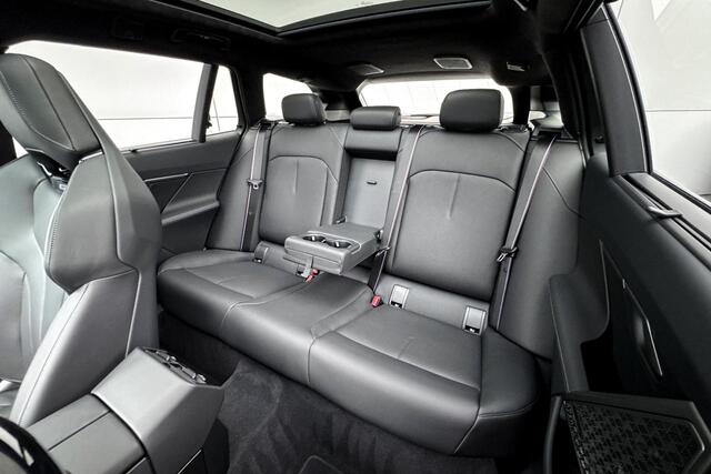 BMW M5 Touring M5 | M Carbon keramische remmen | Carbon pakket | Bowers & Wilkins | M Driver's Pack | Selections 500