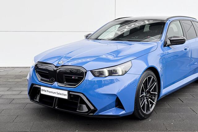 BMW M5 Touring M5 | M Carbon keramische remmen | Carbon pakket | Bowers & Wilkins | M Driver's Pack | Selections 500
