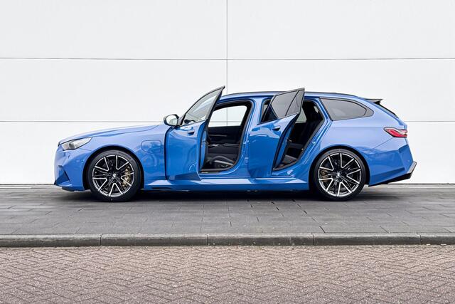 BMW M5 Touring M5 | M Carbon keramische remmen | Carbon pakket | Bowers & Wilkins | M Driver's Pack | Selections 500