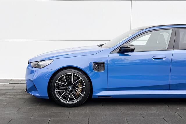 BMW M5 Touring M5 | M Carbon keramische remmen | Carbon pakket | Bowers & Wilkins | M Driver's Pack | Selections 500