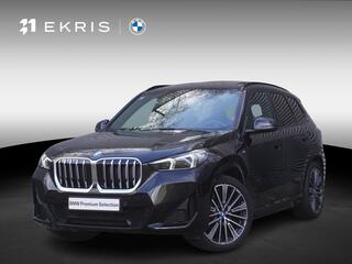 BMW X1 xDrive25e M Sportpakket | Innovation Pack | Travel Pack | Glazen panoramadak | Comfort Access | Driving Assistant Plus | BMW Head-Up Display | 20 inch Multispaak