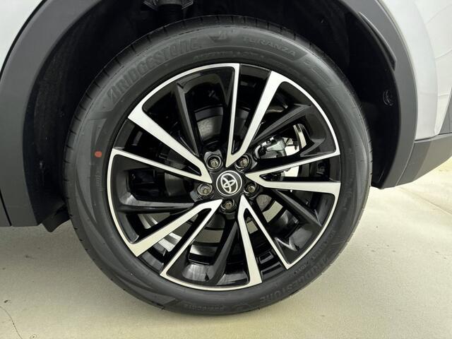 Toyota C-HR 1.8 Hybrid 140 Executive | DEMO | Navigatie | Stoelverwarming | PDC | ACC | JBL|