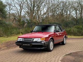 Saab 900