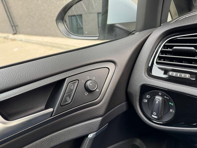 Volkswagen Golf 2.0 TSI GTI Performance Krijt grijs 245 PK Apple Carplay